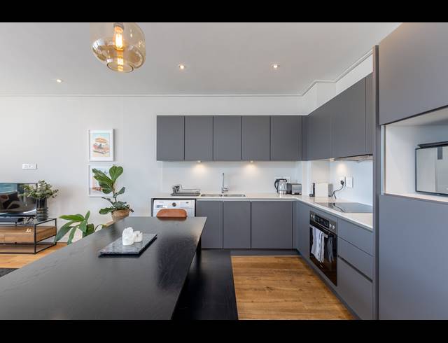 1 BEDROOM APARTMENT SOLD IN SEA POINT